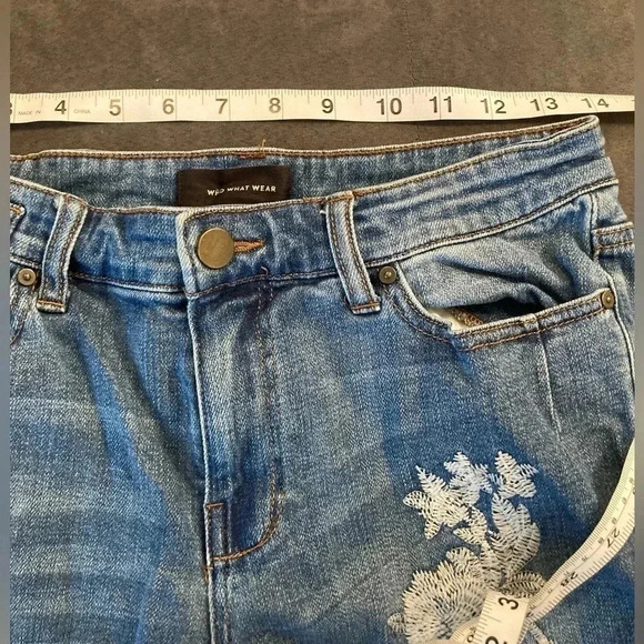 Who What Wear Jeans Embroidered Capri Crop Jeans Women’s 4 Medium Wash Vintage - Picture 11 of 13